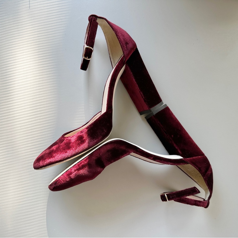 🍷 J.Crew • Velvet Heels